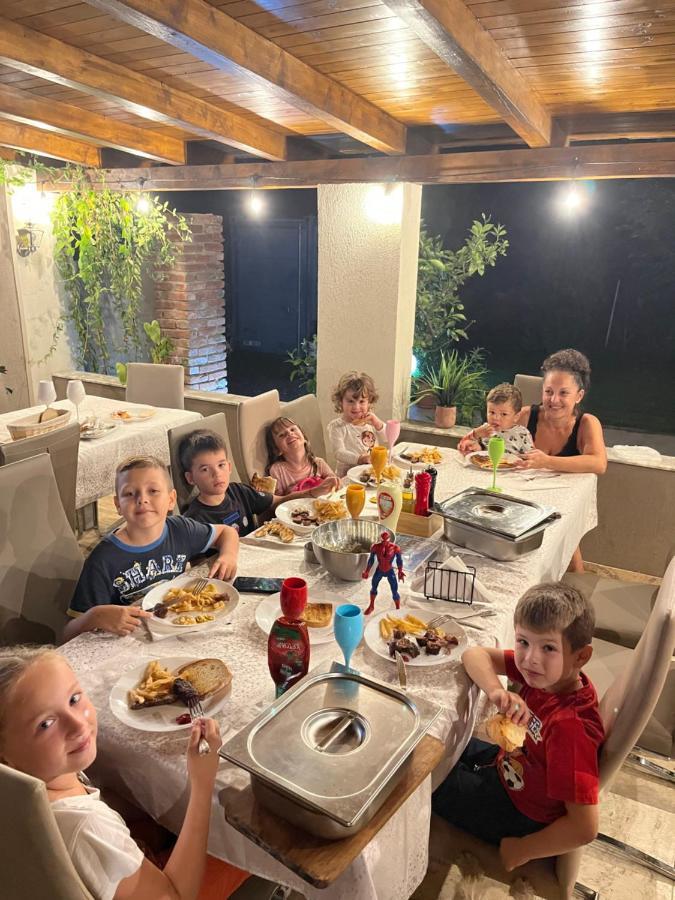Apartament La Casa Blanca Vladimirescu Zewnętrze zdjęcie