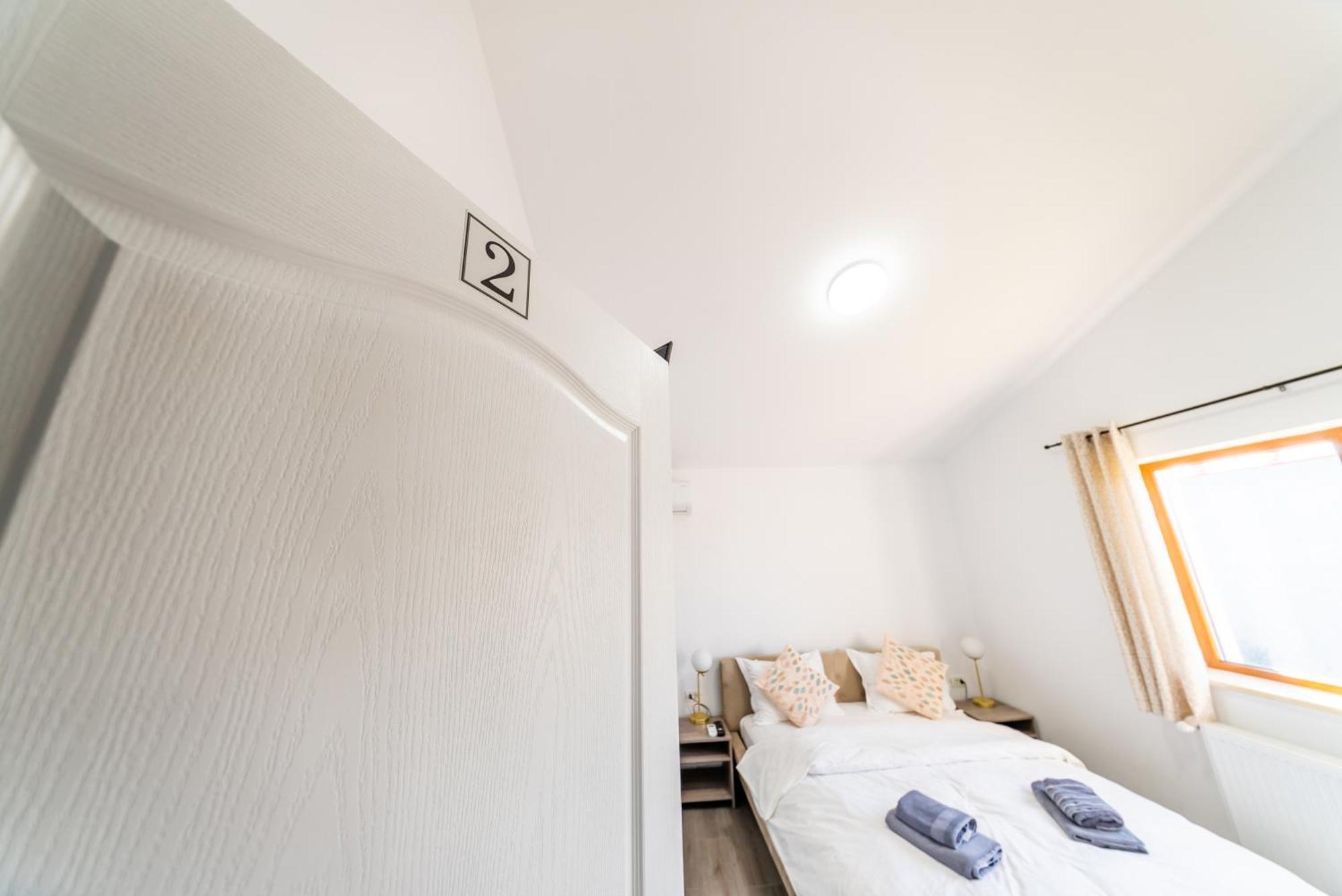 Apartament La Casa Blanca Vladimirescu Zewnętrze zdjęcie